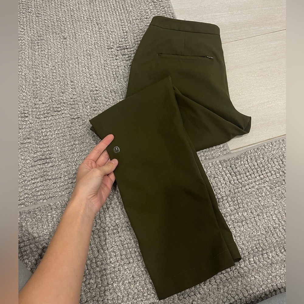Lululemon City Trek Trouser *28"
Military Green size 6 - Picture 4 of 5
